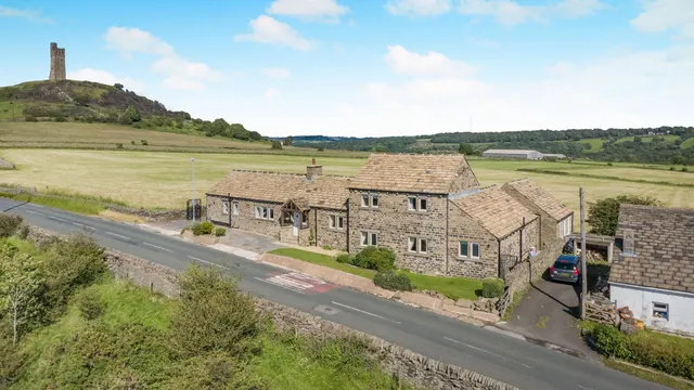Catterstones Edge, Castle Hill, HD4, photo 2