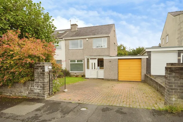 Lon Y Meillion, Bangor, LL57, photo 1