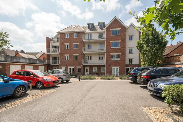 Church Road, Caversham, RG4, photo 2