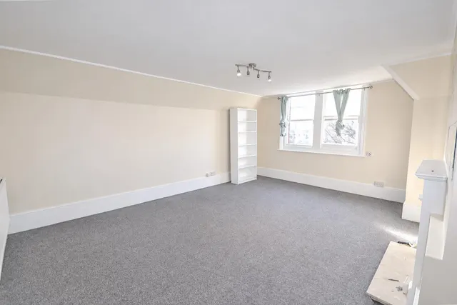 Photo 3 — 4a Devonshire Place, Eastbourne, East Sussex, BN21 4AE