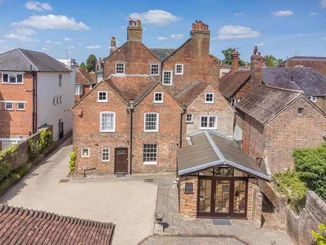 High Street, Uckfield, TN22, photo 2