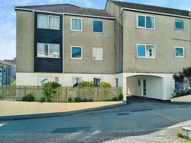 Brook Place, photo 1