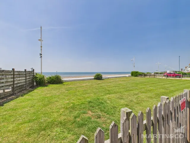 Photo 2 — Elizabeth Court, Park Terrace, Bognor Regis