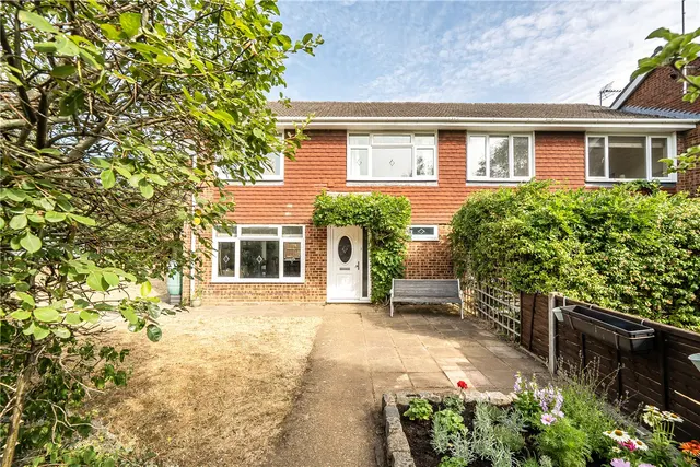 Roman Way, Farnham, GU9, photo 1