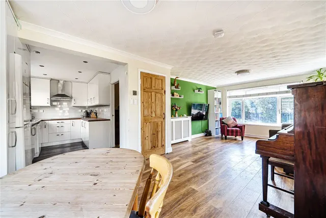 Roman Way, Farnham, GU9, photo 2