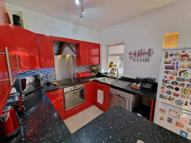 West Crescent, Windsor, SL4, photo 3