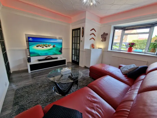 West Crescent, Windsor, SL4, photo 2