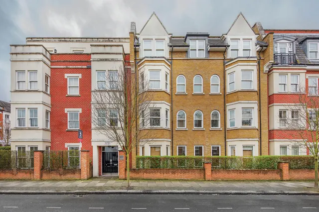 23 Wendle Square, London, photo 1