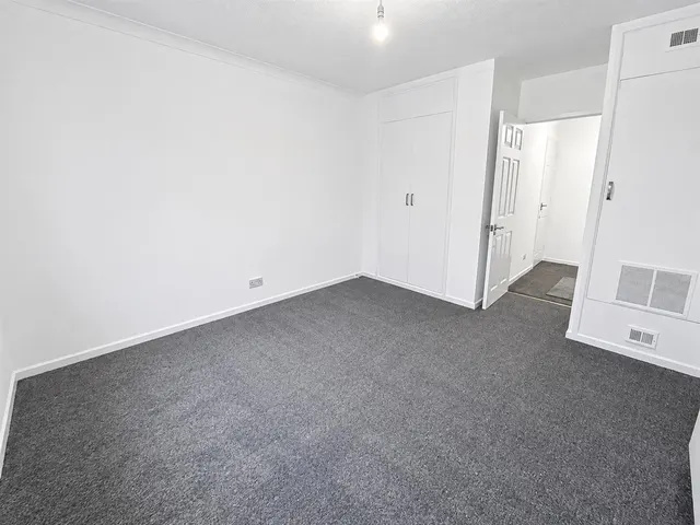 Beech Grove, Sale, M33, photo 3