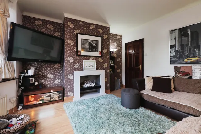 Photo 3 — Thorpe House Avenue, Sheffield