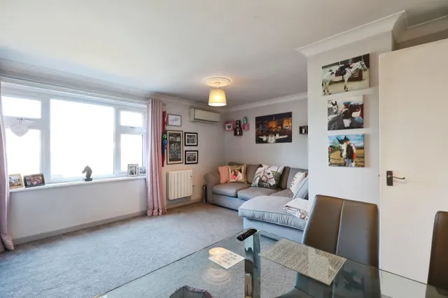 Photo 2 — Hampden Court, Temple Herdewyke, Southam