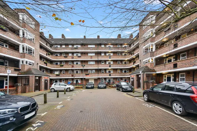 3 bedroom flat, Australia Road, White City, W12