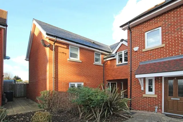 Old Brewery Way, Horndean, PO8, photo 1