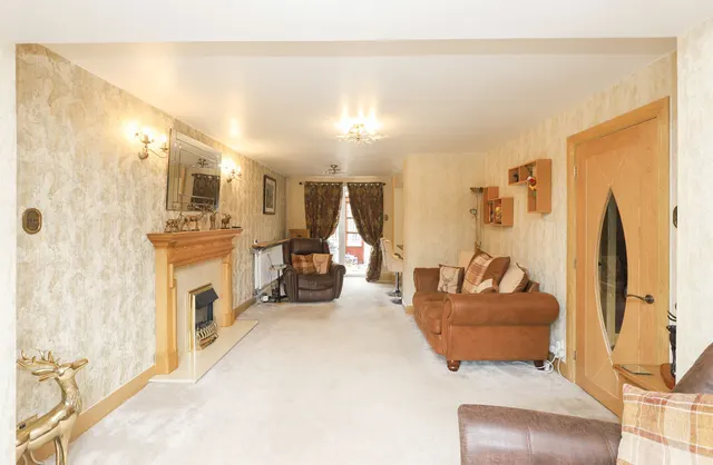 Farm Fields Close, Waterthorpe, S20, photo 2