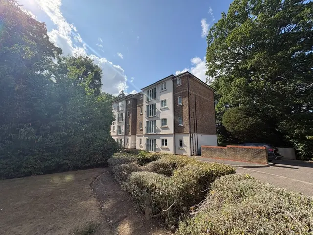 Photo 2 — Willicombe Park, Tunbridge Wells