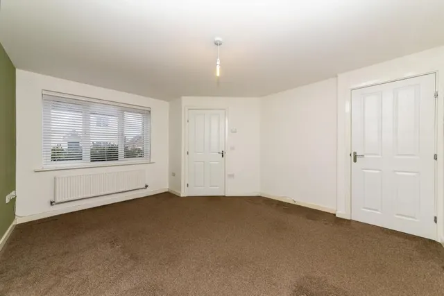 Whitney Drive, Yaxley, PE7, photo 3