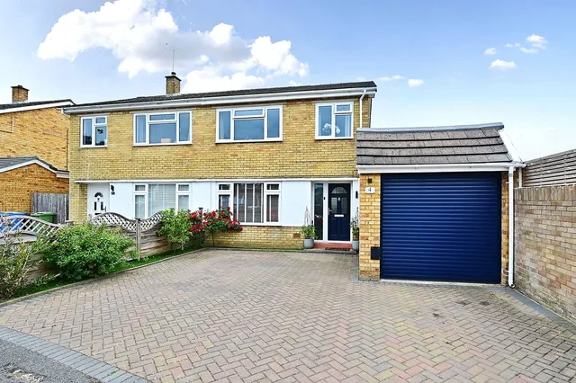 Wayman Road, Farnborough, Hampshire, GU14 9HD, photo 1