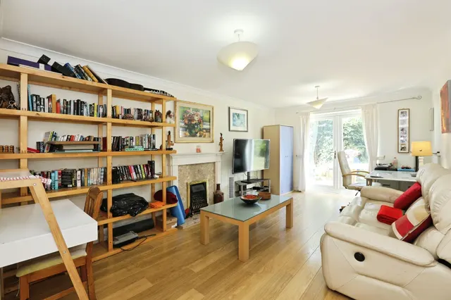 Woolven Close, Burgess Hill, RH15, photo 2