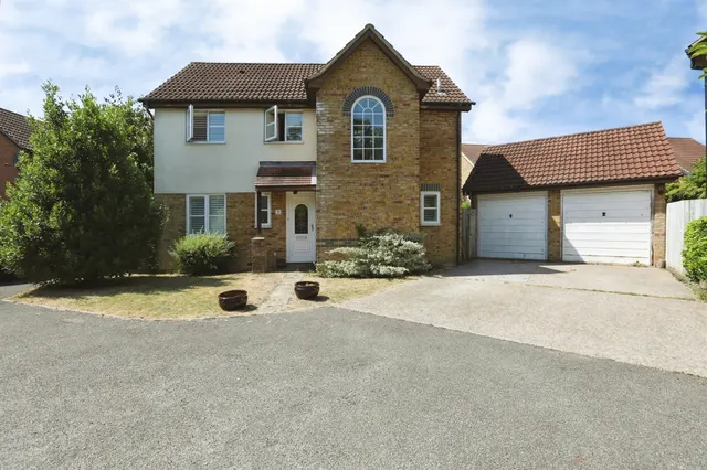Woolven Close, Burgess Hill, RH15, photo 1