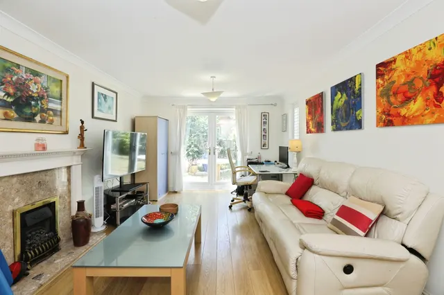 Woolven Close, Burgess Hill, RH15, photo 3