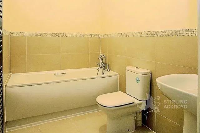 Station Approach, West Byfleet, KT14, photo 3