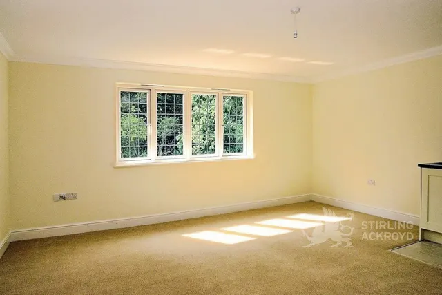 Station Approach, West Byfleet, KT14, photo 2