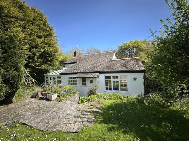 Trevarren, St. Columb, photo 1