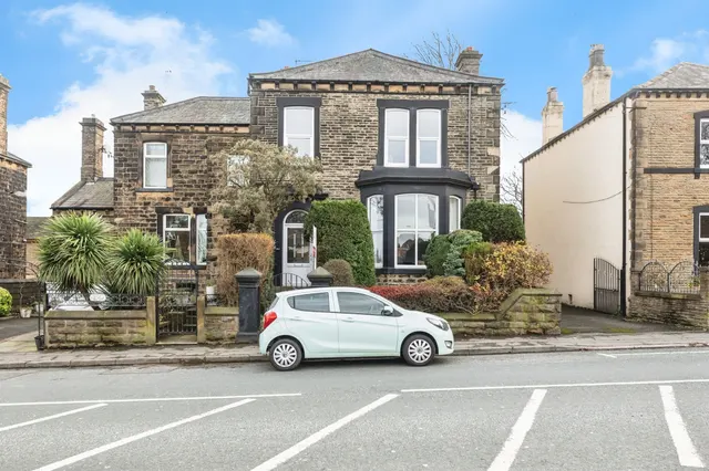 Victoria Road, Morley, Leeds, photo 1
