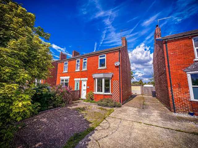 Newark Road, North Hykeham, LINCOLN, photo 1