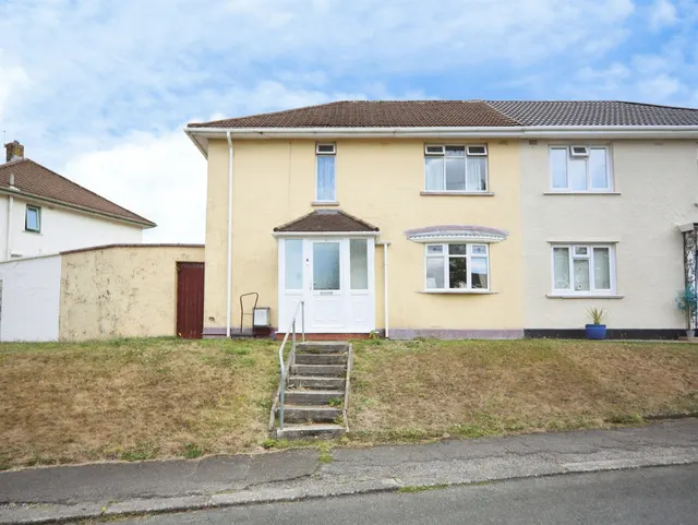 3 bedroom house, Heol Y Coed Cardiff, CF15