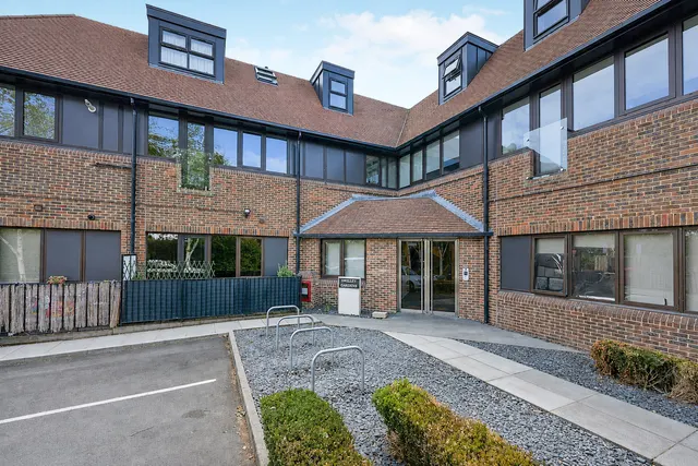 Oxford Road, Stokenchurch, High Wycombe, photo 1