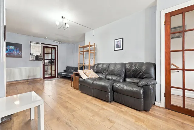 Eleanor Cross Road, Waltham Cross, EN8, photo 2