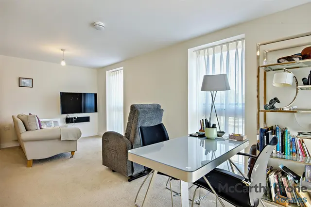 Lowry Way, Swindon, SN3, photo 1