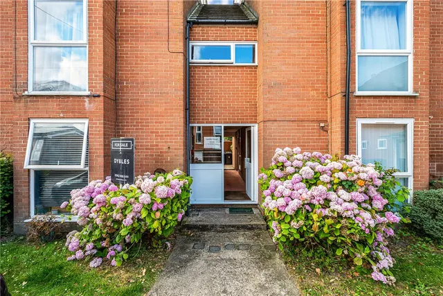 Conifer Close, Winchester, Hampshire, SO22, photo 1
