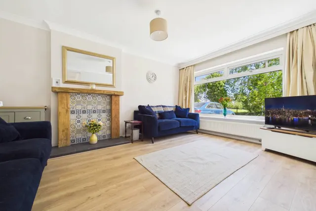 The Avenue, Mortimer Common, RG7, photo 1