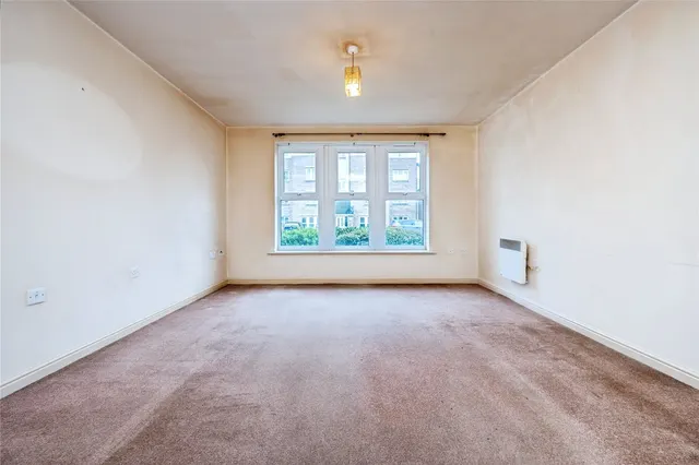 Photo 2 — Crowe Road, Bedford, Bedfordshire, MK40
