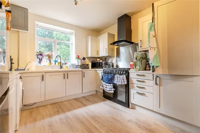 Palatine Drive, Bury, BL9, photo 3