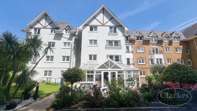 Pegasus Court, Bournemouth, photo 1