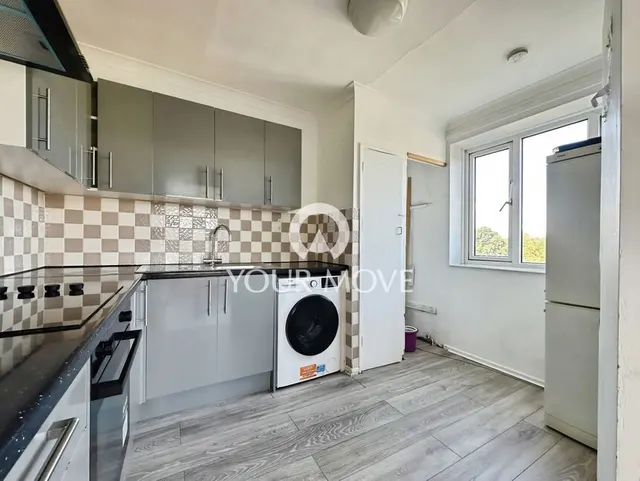 Photo 2 — Casterbridge Road, London, SE3