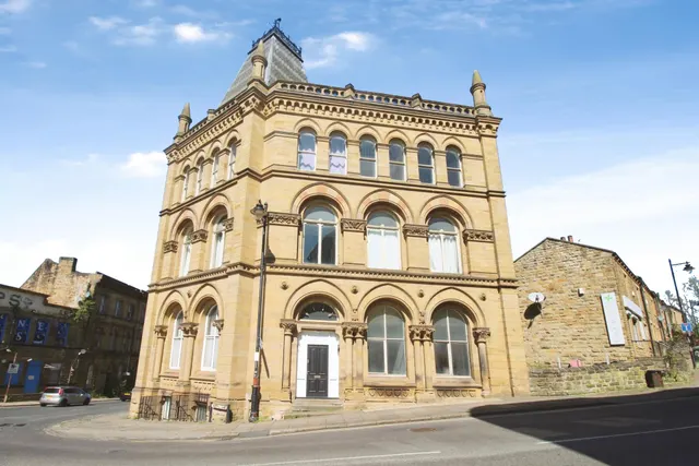 Station Road, Batley, WF17, photo 1