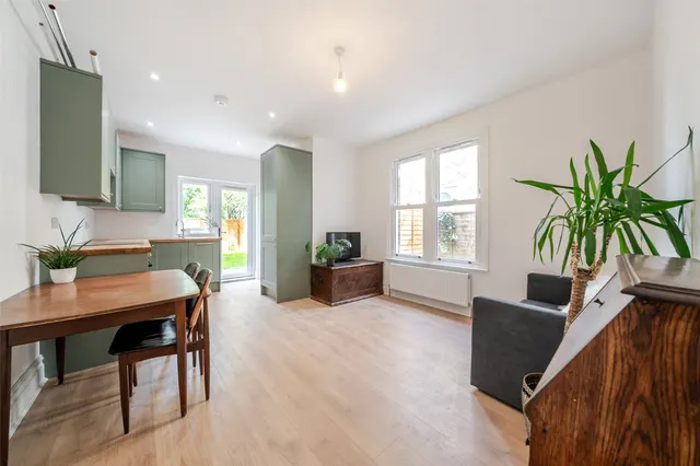 Photo 3 — Loxton Road, SE23