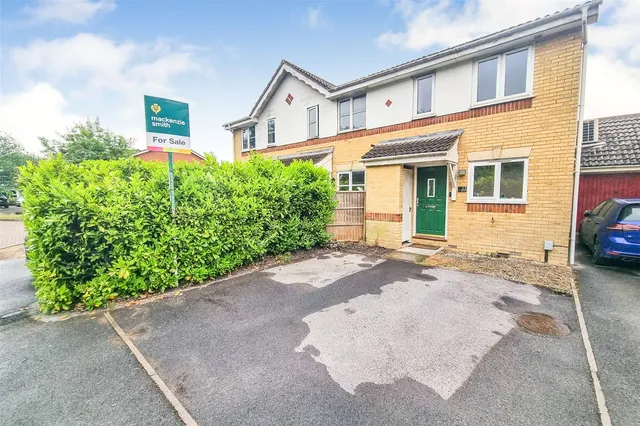 Derry Close, Ash Vale, Guildford, Surrey, GU12 5SR, photo 1