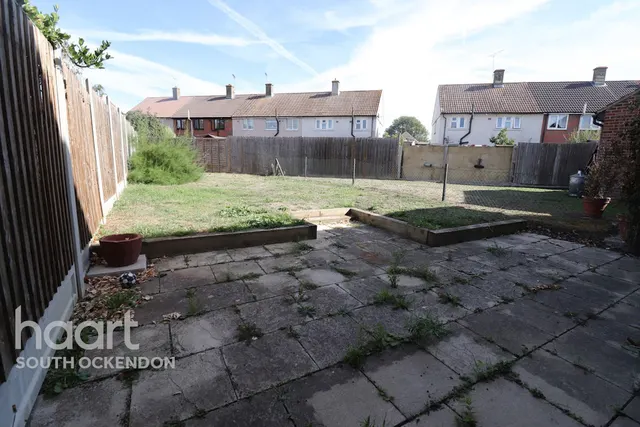 Elmdon Road, South Ockendon, RM15, photo 2