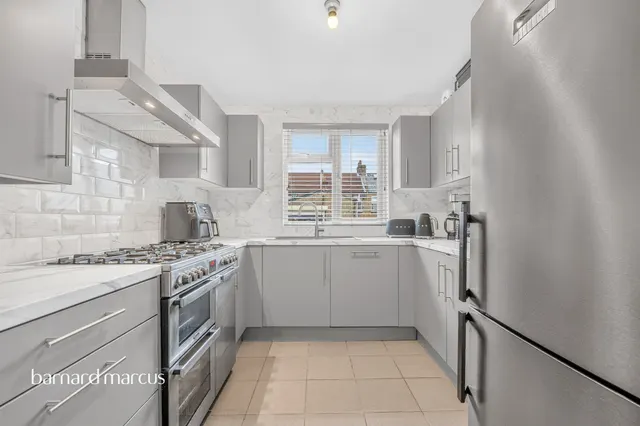 Sandown Road, London, SE25, photo 3