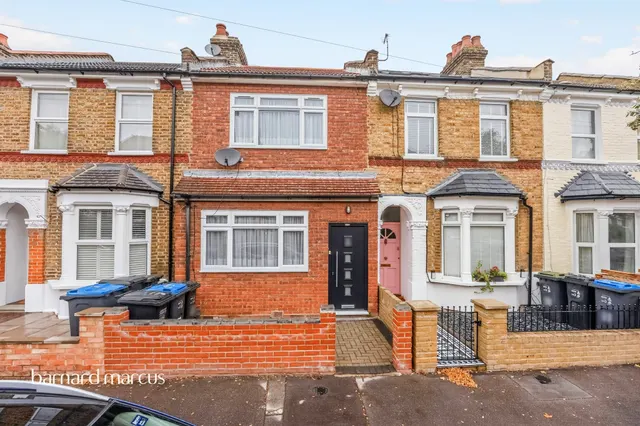 Sandown Road, London, SE25, photo 1