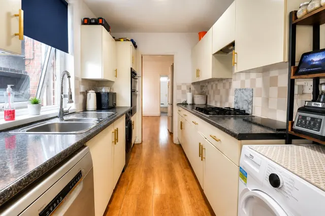 Crescent Road, Coalville, LE67, photo 1