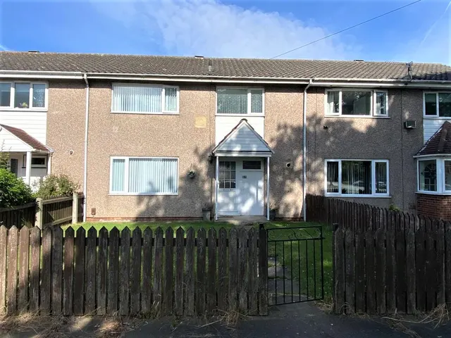 Campbell Grove, Grimsby, DN37, photo 1