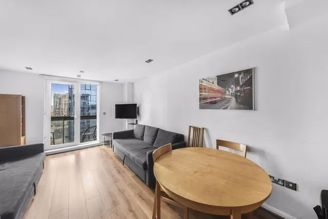 Limeharbour, Canary Wharf, E14, photo 2