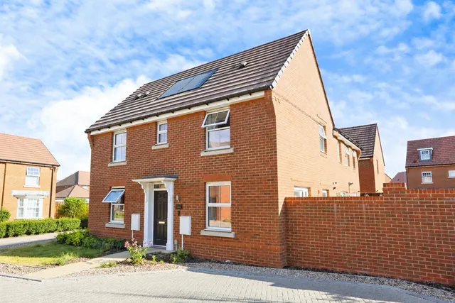 Laxtons Crescent, Borden, Sittingbourne, photo 1