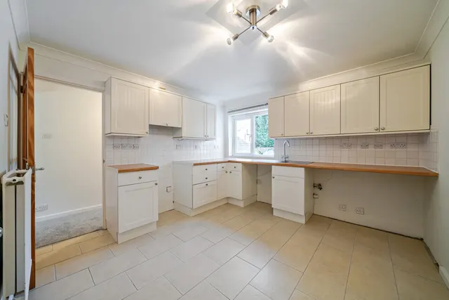 Kingston Crescent, BR3, photo 1